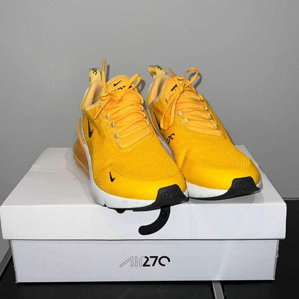 NIKE WOMENS AIR MAX 270